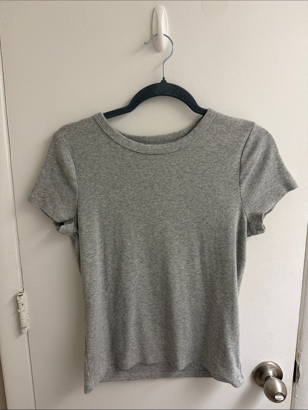GAP Classic Heather Gray Short Sleeve Crew Tee - Size Medium
